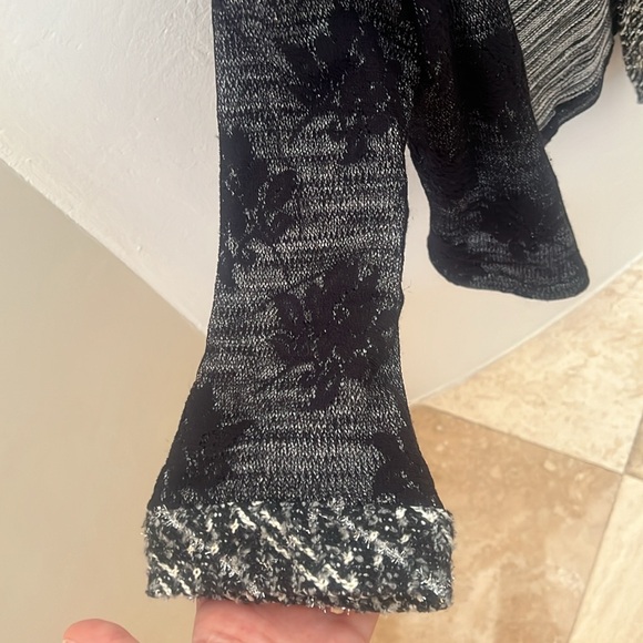 WR Gray Marled Open Face Jacket Sweater with Black Floral Lace Overlay Size Smal - Picture 5 of 8